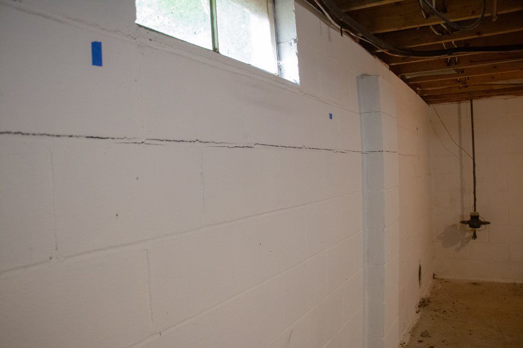 wall crack bowing